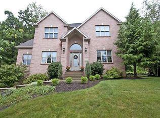 5043 Northfields Dr, Mars, PA 16046