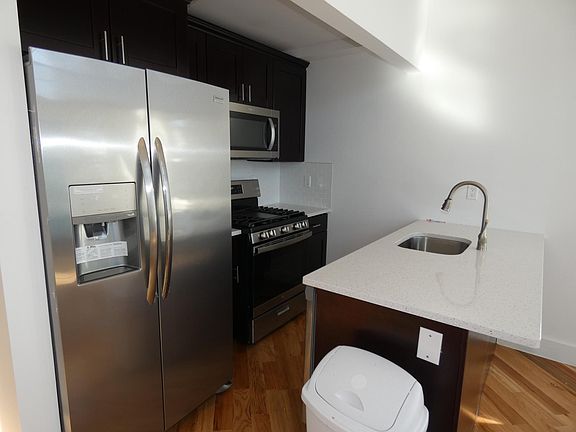 3rd image of 18827 118th Ave Floor 2
