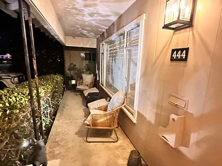 444 N Shattuck Pl — Photo 15
