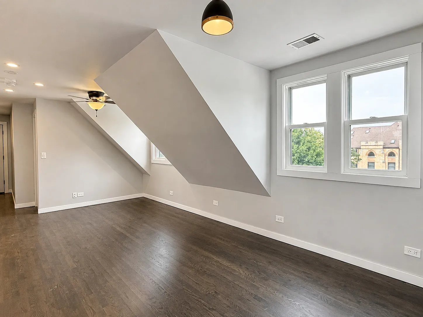 1 bed, 850 sqft, $1,600 — Photo 4