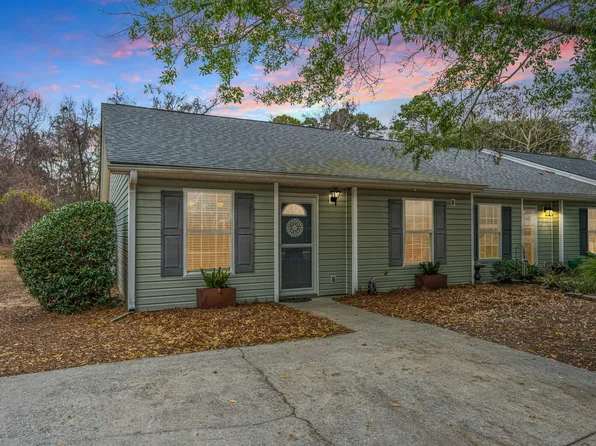 1573 Blaze Ln, Charleston, SC 29412