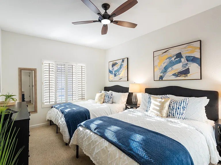 Bedroom 4 of 4: Two Queen Size Beds, 2 night stands