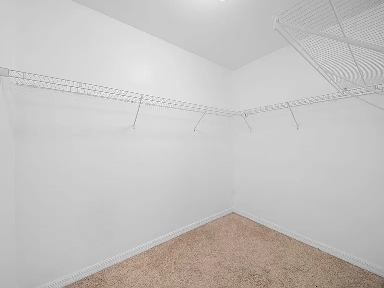 10464 Canal Brook Ln — Photo 22