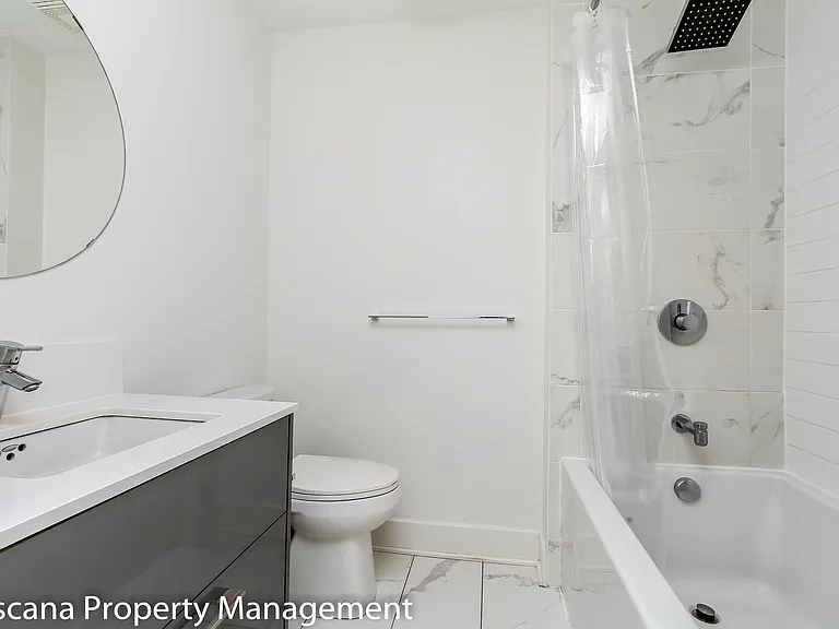 255 Bay St #1008 — Photo 18