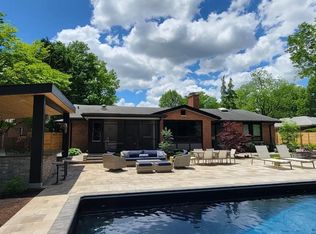 1917 Hart Rd, Lexington, KY 40502