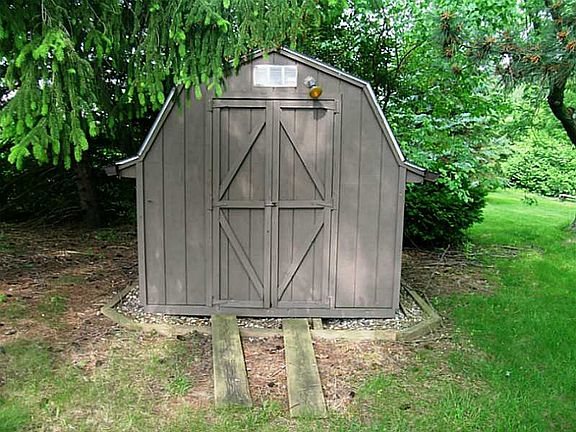 4th image of 321 Brocone Dr