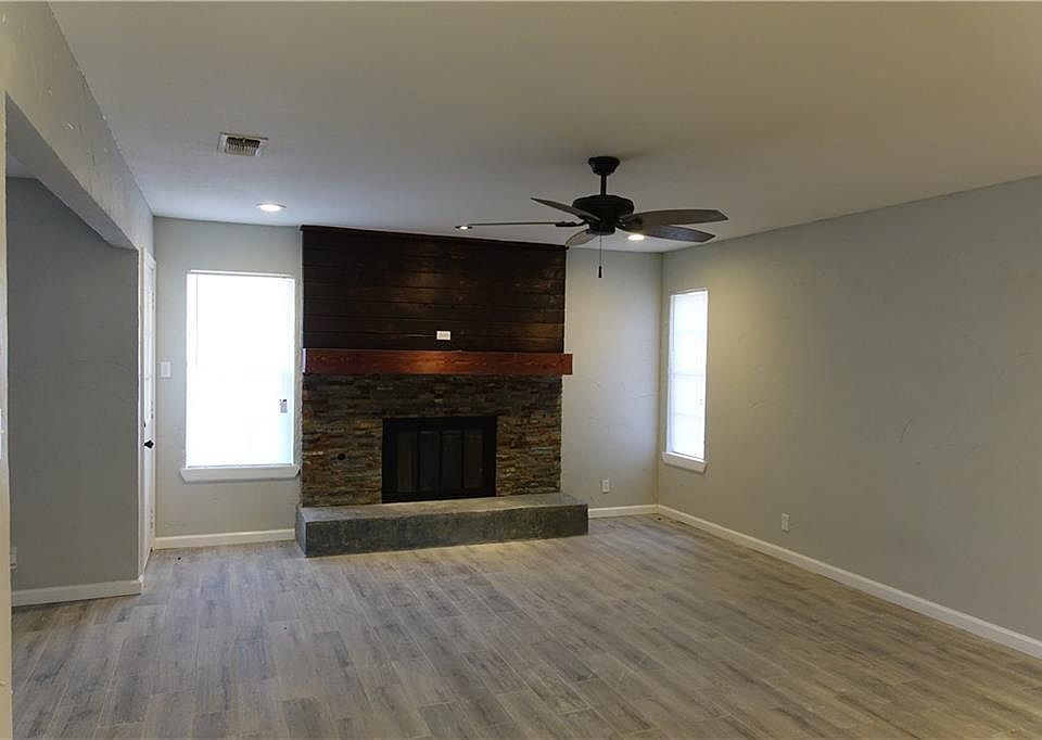 2nd image of 600 Pecos Dr