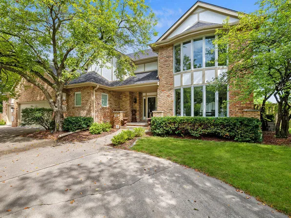 3501 Aspen Dr, West Des Moines, IA 50265