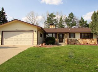 2512 Bel Air Dr, Minot, ND 58703