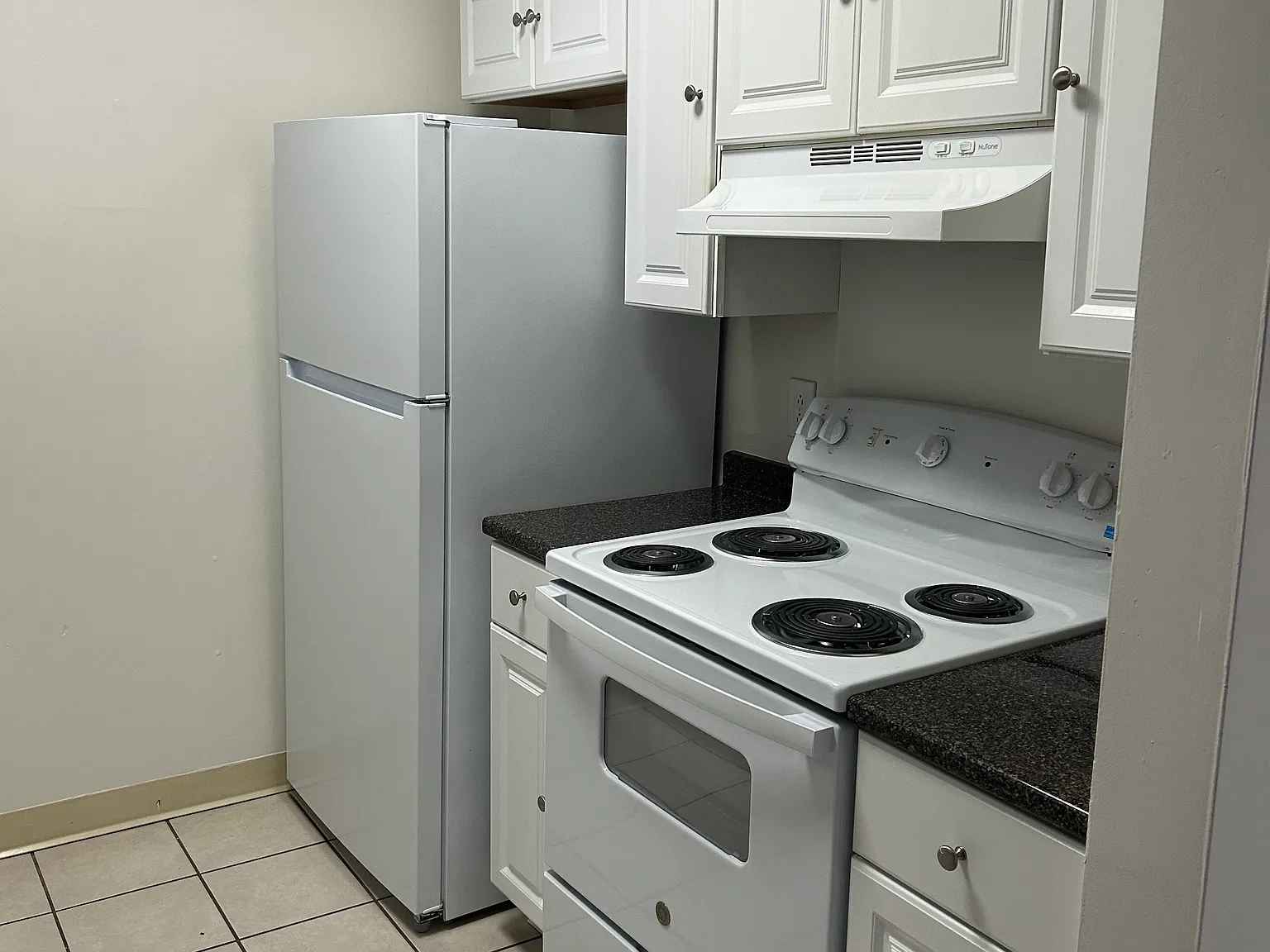 1 bed, 865 sqft, $1,995 — Photo 2
