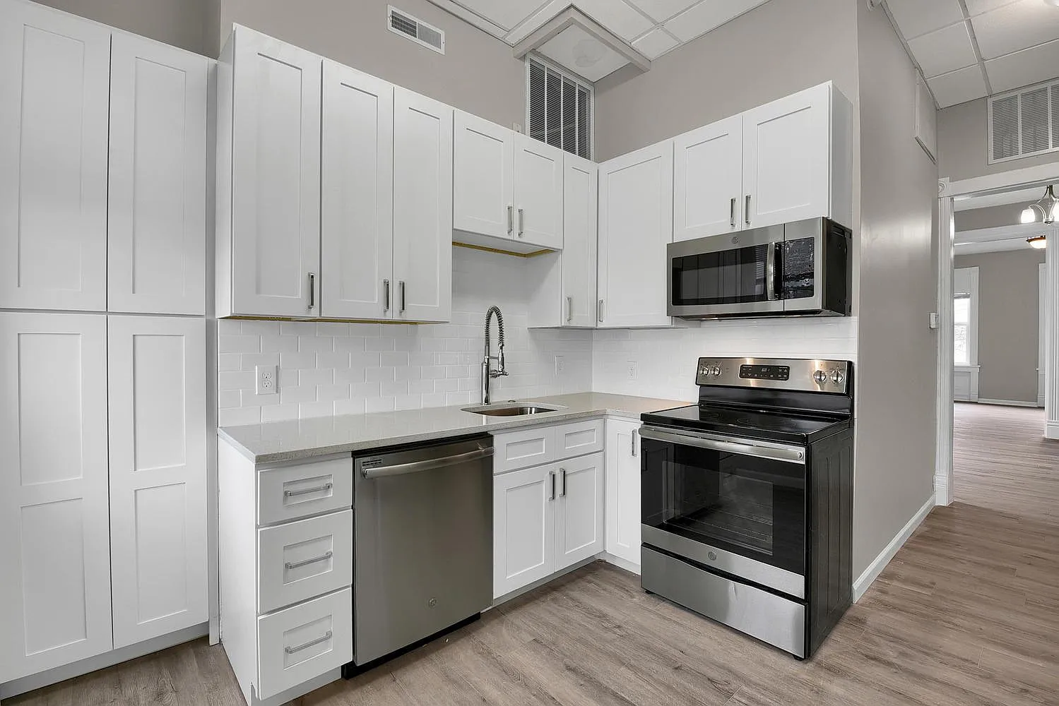 1301 Shenandoah Ave — Photo 1