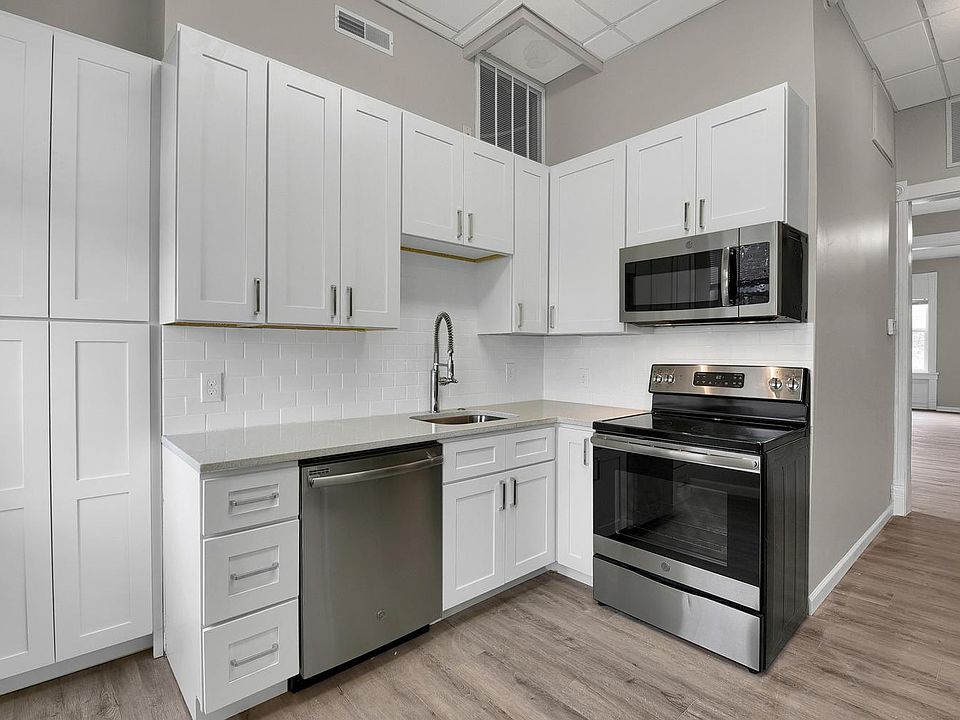 1st image of 1301 Shenandoah Ave #1F