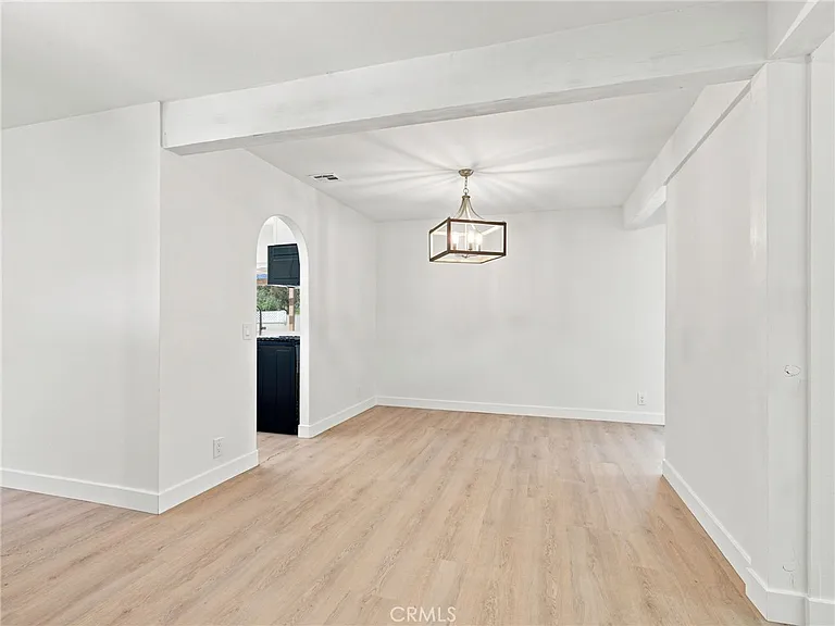 225 Armstrong Dr — Photo 15