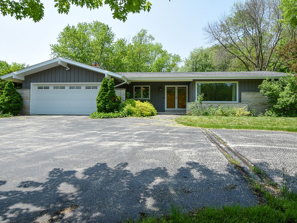 1st image of 765 Poplar Creek Dr