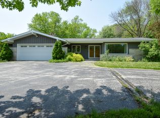 765 Poplar Creek Dr, Brookfield, WI