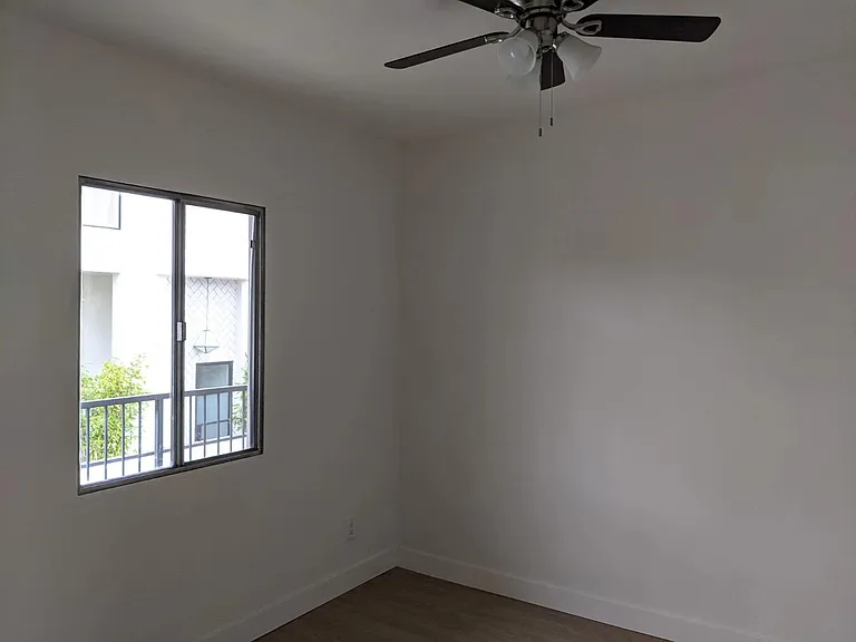 1248 N Las Palmas Ave #6 — Photo 10