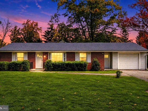 114 Hilltop Rd, Phoenixville, PA 19460