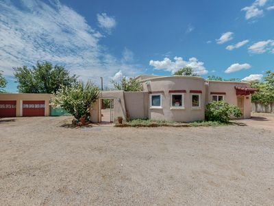 713 Ranchitos Rd, Corrales, NM, 87048
