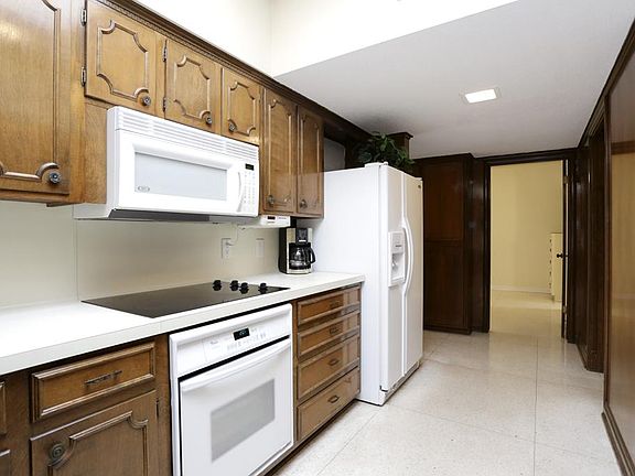 The kitchen, looking in the opposite direction.
