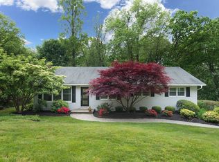 24 Longview Dr, Whippany, NJ 07981