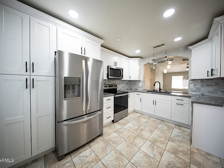 1118 S Surfside Dr — Photo 10