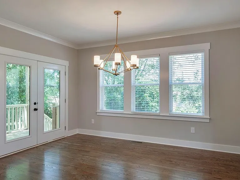 1112 Walsh St #B — Photo 9