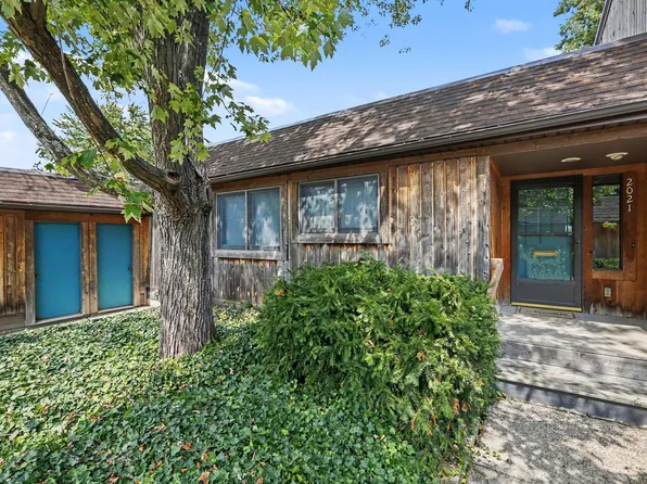 2021 Pauline Ct, Ann Arbor, MI 48103