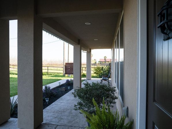 9401 Biederman Way, Escalon, CA 95320