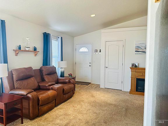 3rd image of 433 W Avenue J