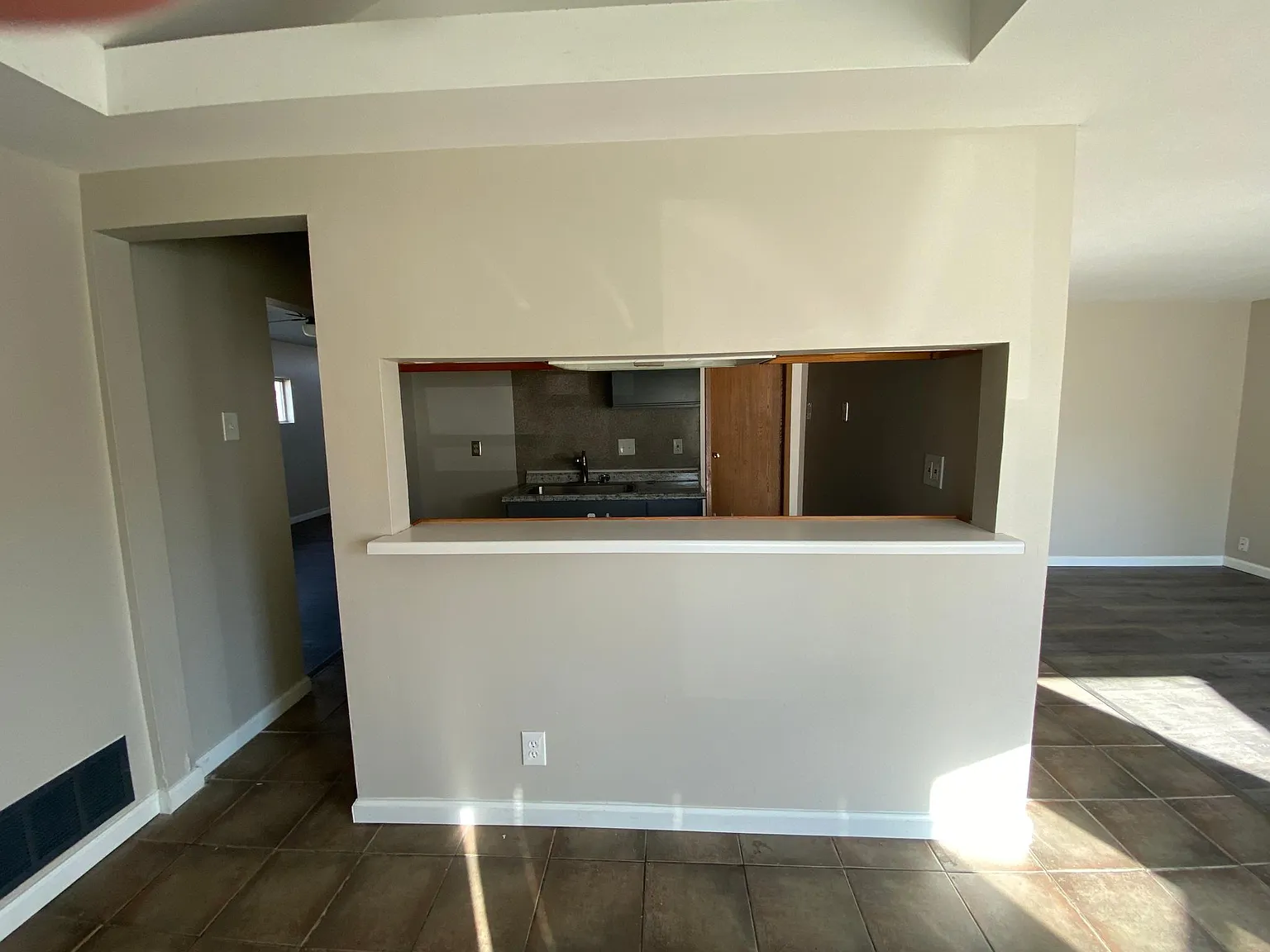 2 bed, 900 sqft, $1,000 — Photo 4