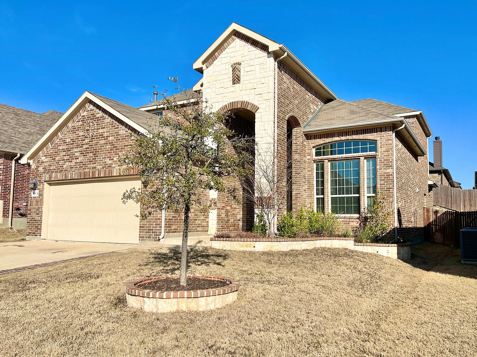 4 bed, 2826 sqft, $3,750 — Photo 2