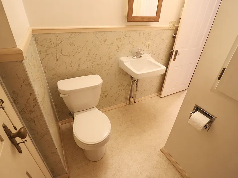 364 Main St #4 — Photo 15