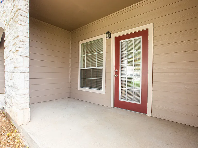 Town Square Apartments — Photo 23