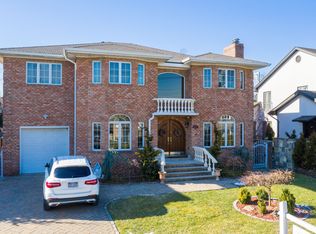 2-26 149th St #2-26, Whitestone, NY 11357