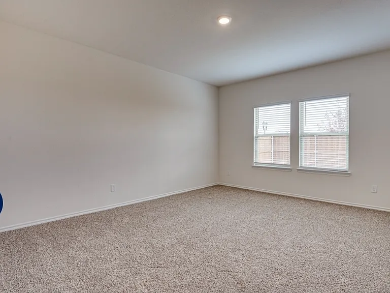 1614 Potomac Ln — Photo 2