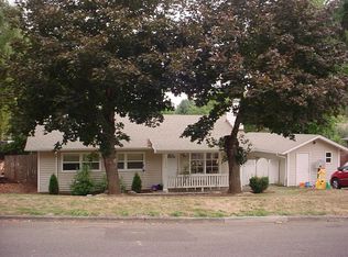 13043 NE Couch St, Portland, OR 97230