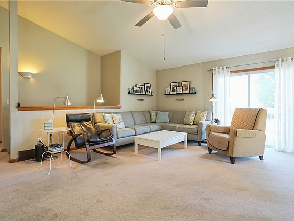 5th image of 3313 Stoneview Cir SW