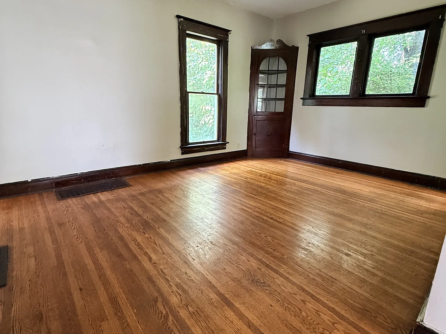 430 Elmwood Pl - Unit 1 — Photo 4