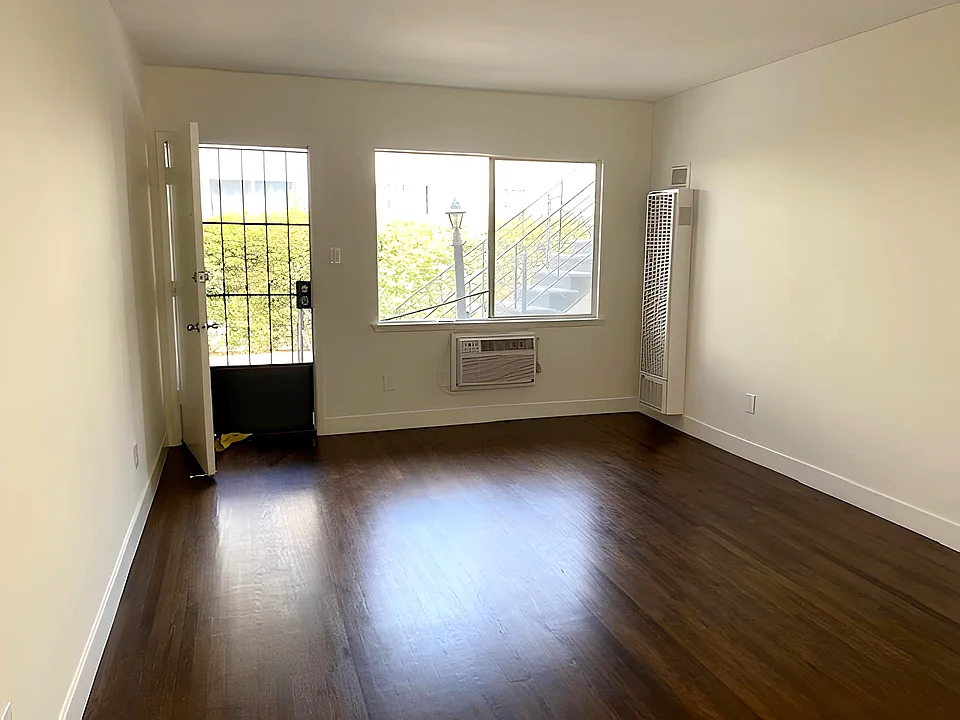 8920 Columbus Ave #2