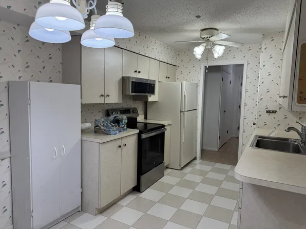 14471 Bantry Ln APT 22, Chesterfield, MO 63017