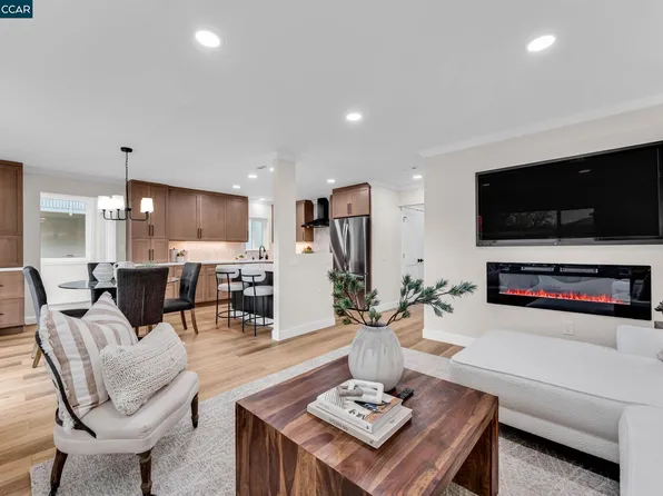 1216 Fairlawn Ct APT 8, Walnut Creek, CA 94595