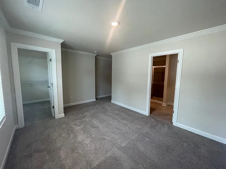 1017 Maltby St — Photo 12