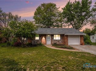 6450 Longfellow Rd, Sylvania, OH 43560