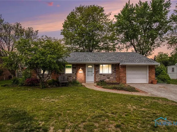 6450 Longfellow Rd, Sylvania, OH 43560