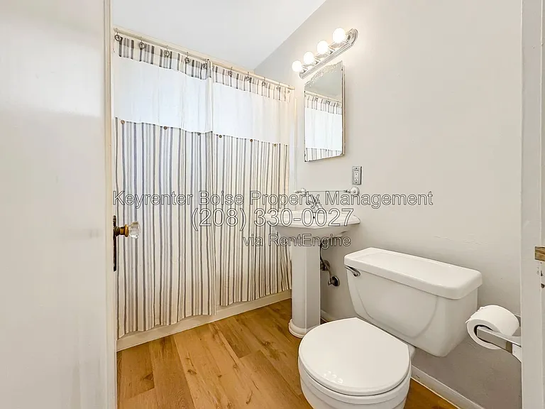 1203 N 8th St — Photo 14