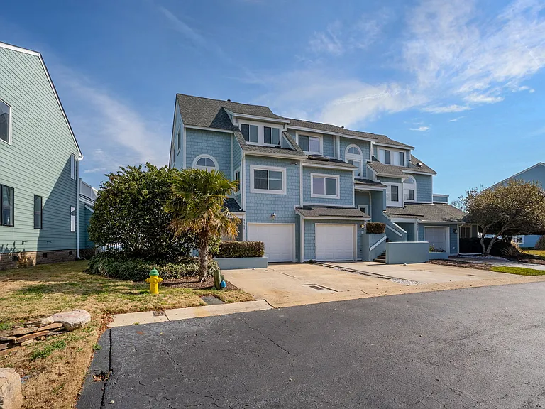 9568 Bay Front Dr — Photo 5