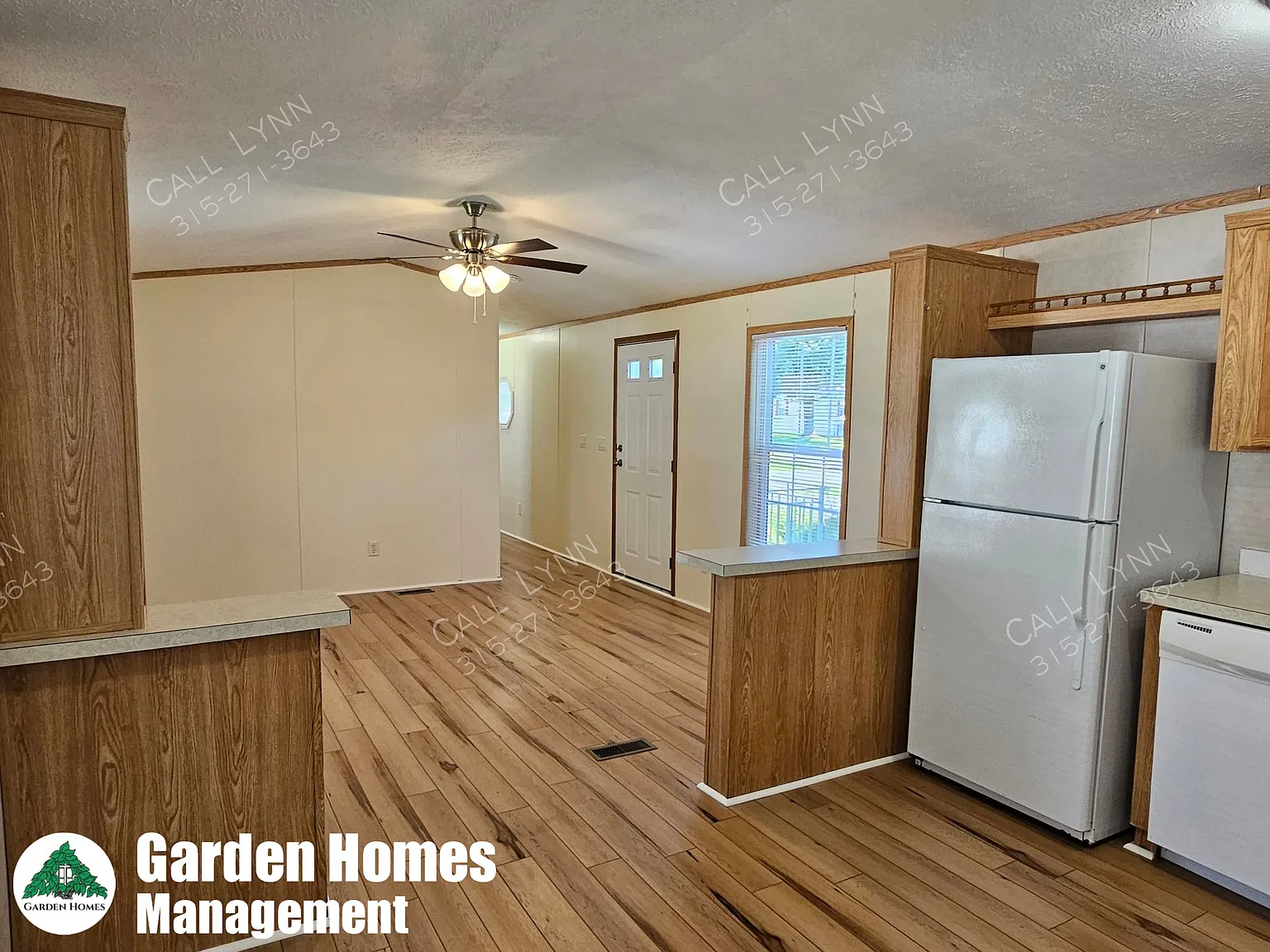3 bed, 1.5 bath, 924 sqft, $1,440 — Photo 2