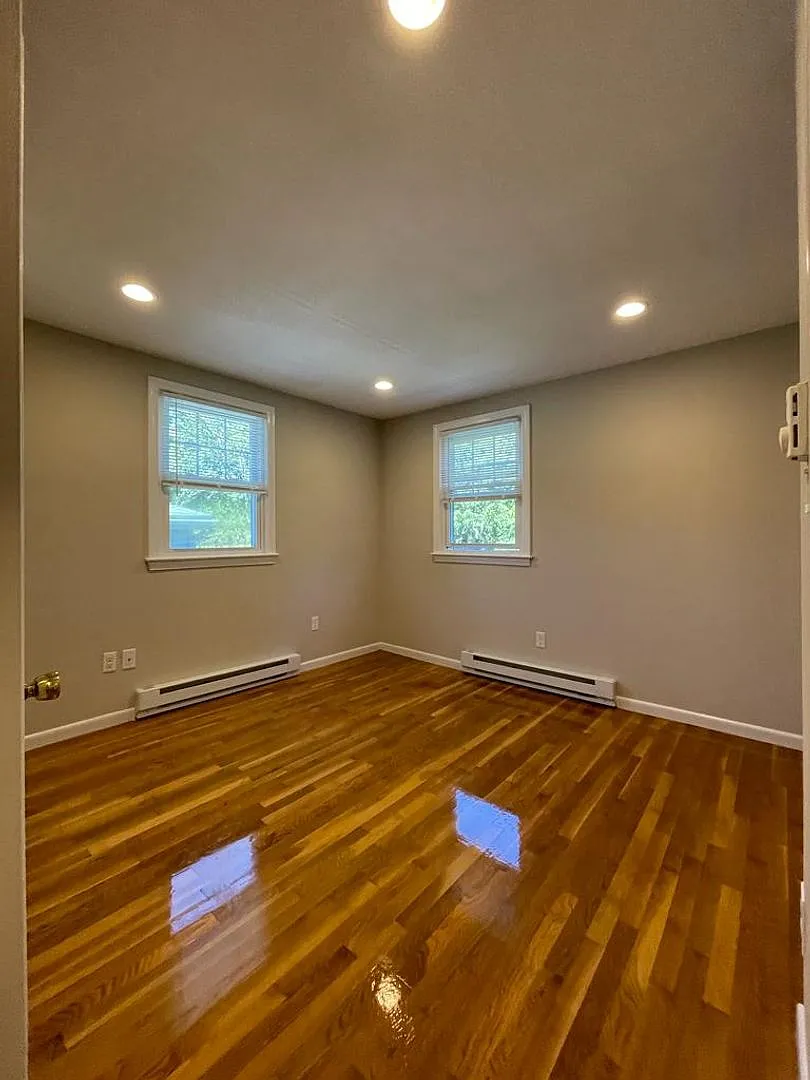 19-21 Orient Ave — Photo 3