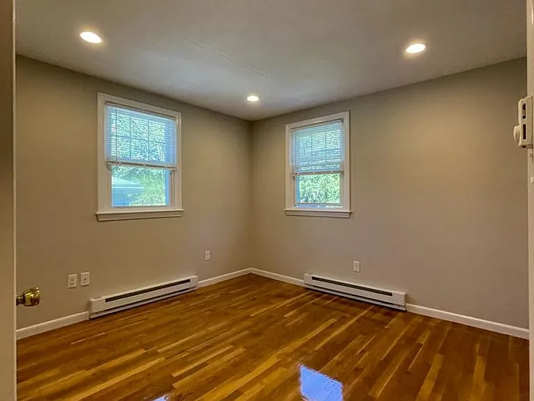 19-21 Orient Ave — Photo 3