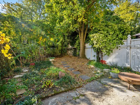 882 Park Place image 43 of 49